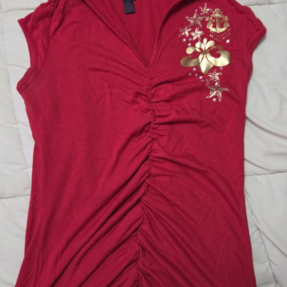 Dereon Red Short Sleeve Top with Gold Accents